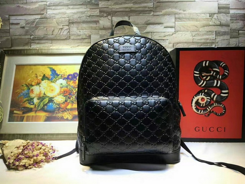 Gucci Handbags 842